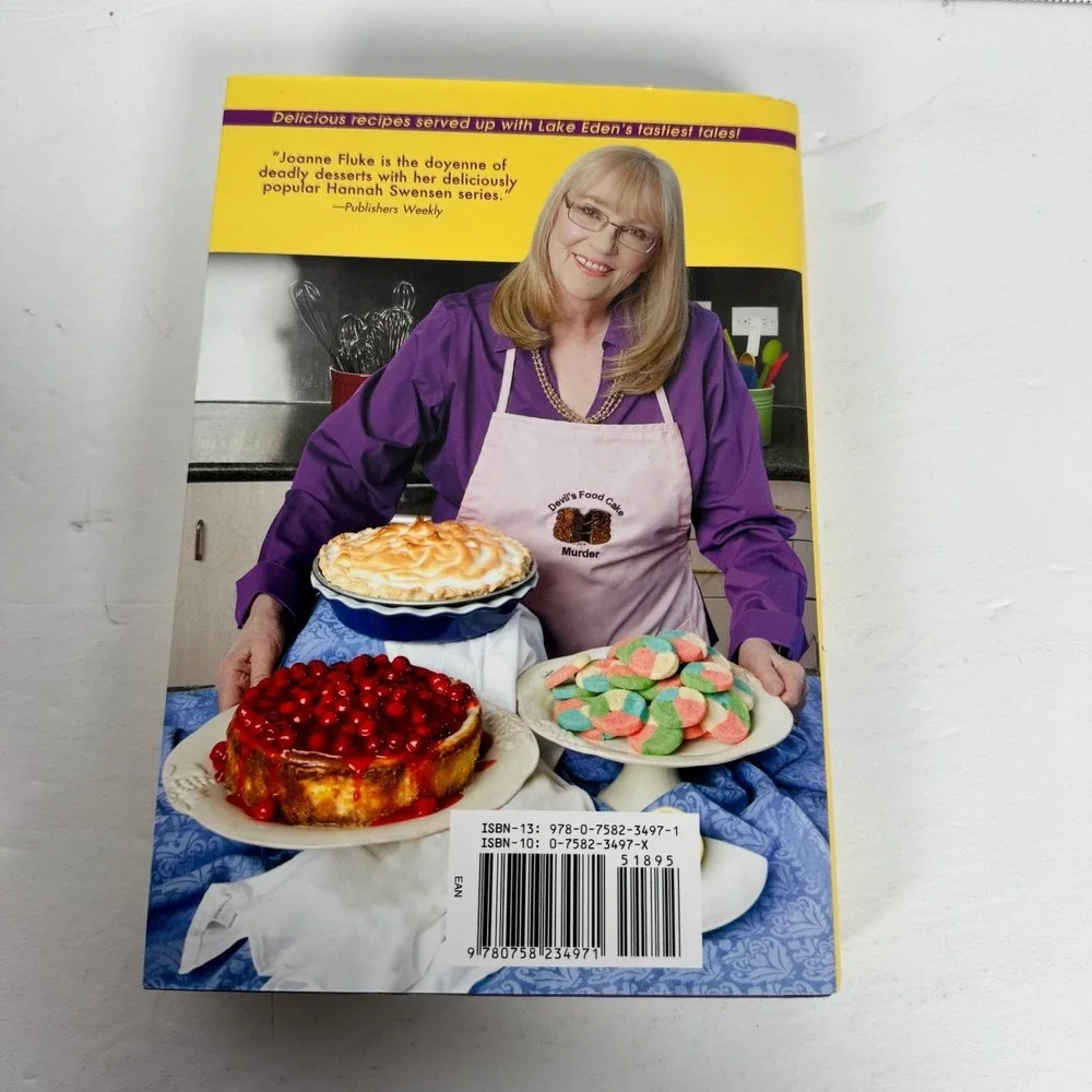 Joanne‎ Fluke's Lake Eden Cookbook Hannah Swensen Recipes 2011 1st Printing